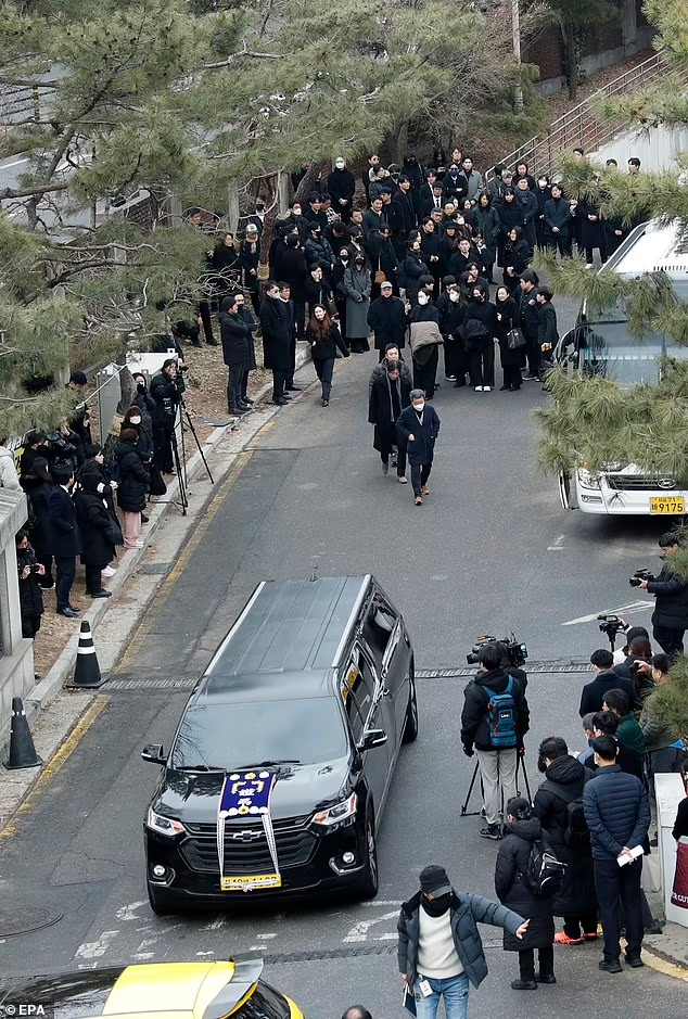 Parasite Star Lee Sun-kyun Laid to Rest in Emotional Funeral Ceremony (Photos)