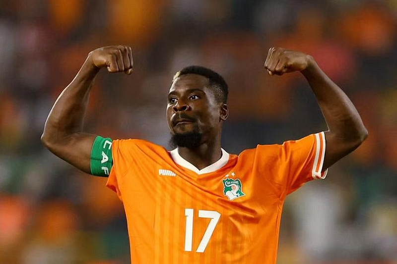 Galatasaray Secures Serge Aurier from Nottingham Forest and Welcomes Brazilian Forward Carlos Vinicius