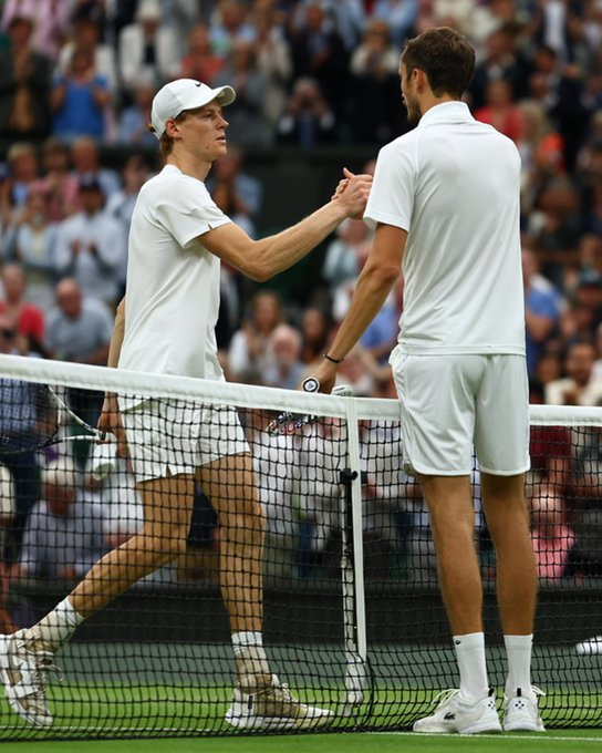 Daniil Medvedev Stuns World No. 1 Jannik Sinner in Five-Set Wimbledon Quarter-Final Thriller