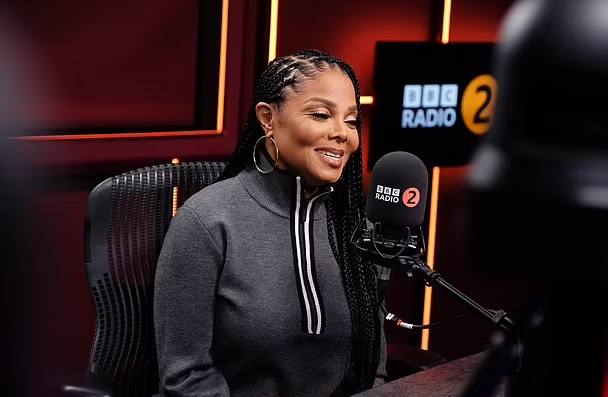 Janet Jackson Stuns with Family Revelation: Stevie Wonder, Tracy Chapman, and Samuel L. Jackson Are Her Cousins