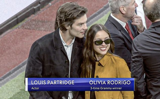 Olivia Rodrigo and Louis Partridge